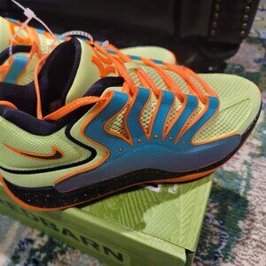 NIKE SHOES - NO ORIGINAL BOX - BRAND NEW AND NEVER USED